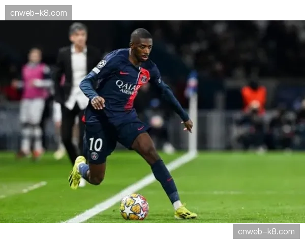 巴黎圣日耳曼3-0完胜兰斯，登贝莱传射建功，联赛五连胜