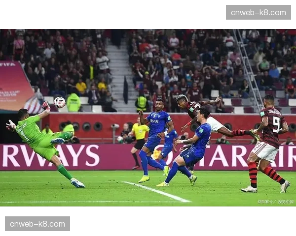 斯特拉斯堡公布赛前训练视频，重点演练边路传中抢点